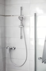 Kromirana ručna tuš slušalica SIKO promjera 115 mm s prebacivanjem između 3 mlaza tipkom.