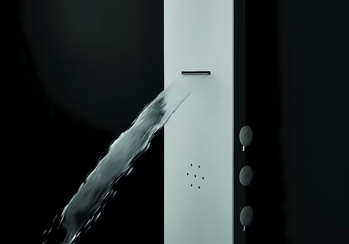 Bijeli tuš panel SIKO Alushower s 4 funkcije, uključujući nadglavni i ručni tuševi, vodopad i masažne mlaznice.