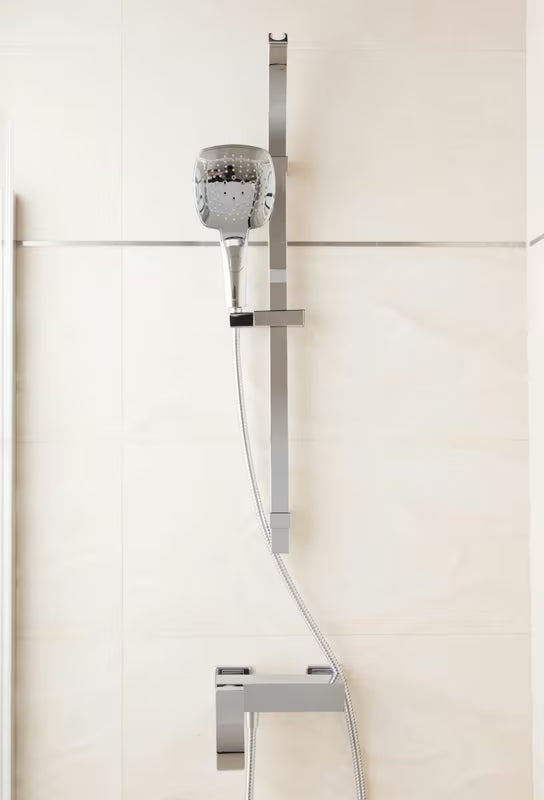 Tuš set SIKO Chrome s ručnim tušem s dvije funkcije i dva držača tuševi.