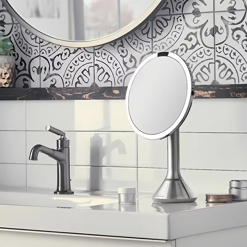 Kozmetičko ogledalo Simplehuman Dual Touch od brušenog nehrđajućeg čelika s Tru-lux LED osvjetljenjem i povećanjem 5x.