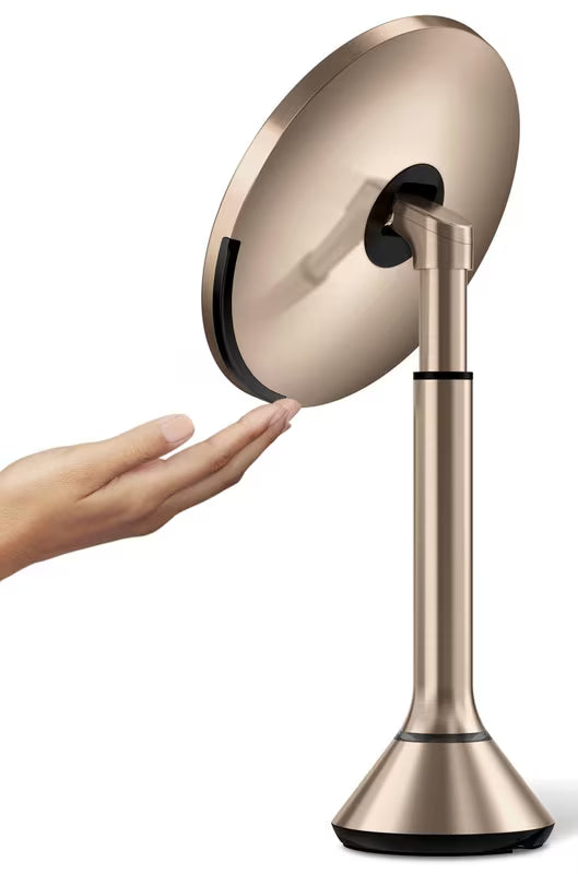 Kozmetičko ogledalo Simplehuman Dual Touch u boji rose gold s Tru-lux LED osvjetljenjem i upravljanjem jačine dodirom.