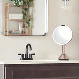 Kozmetičko ogledalo Simplehuman Dual Touch u boji rose gold s Tru-lux LED osvjetljenjem i upravljanjem jačine dodirom.
