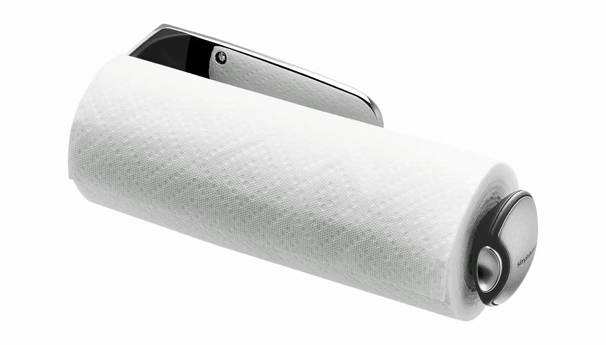 Zidni držač za kuhinjske krpe Simplehuman u izvedbi mat čelik.