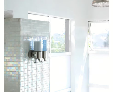Zidni dozator sapuna Simplehuman Wall s dvije prozirne posude u izvedbi brušeni čelik.