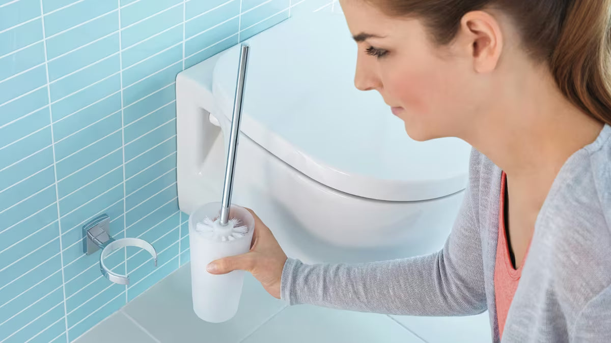 Kromirana zidna ČETKA za Wc Tesa Klaam s držačem pro za modernu kupaonicu