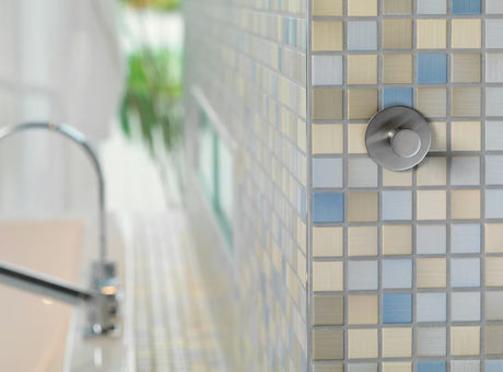 Tesa powerbutton Classic metalni kukica od brušenog čelika pro montaža bez bušenja na pločice.