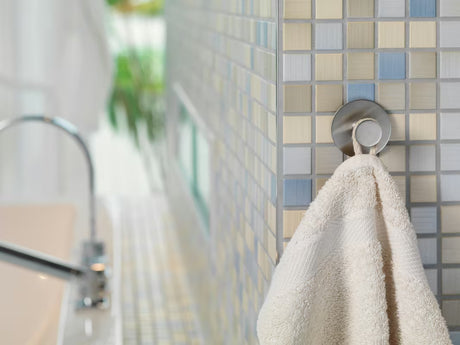 Tesa powerbutton Classic metalni kukica od brušenog čelika pro montaža bez bušenja na pločice.