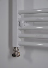 Bijeli kombinirani cijevni radijator Thermal Trend KDO 45x168 cm prikladan za kupaonicu.