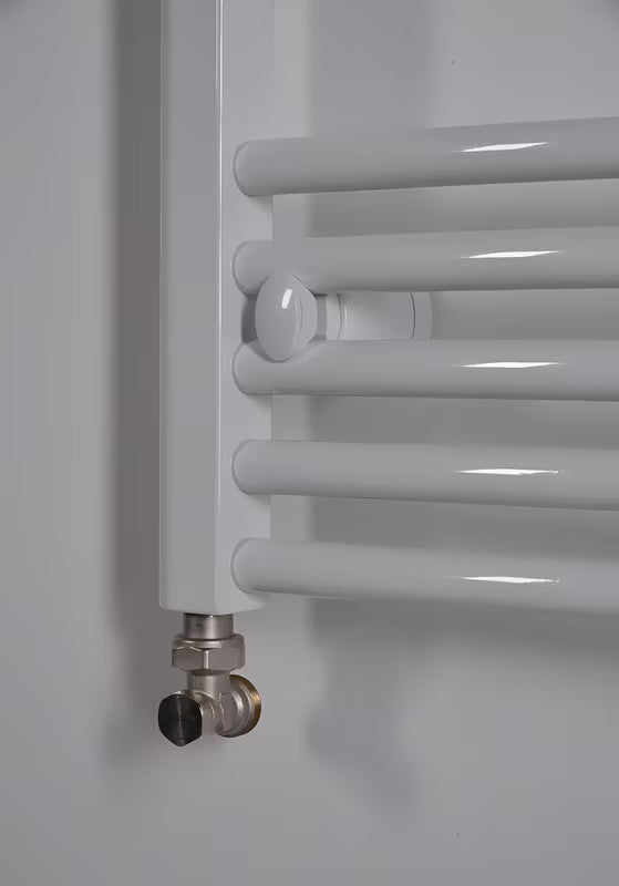 Bijeli kombinirani cijevni radijator Thermal Trend KDO 45x185 cm za kupaonicu.