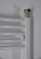 Bijeli kombinirani cijevni radijator Thermal Trend KDO 132x75 cm pro za kupaonicu ili hodnik.