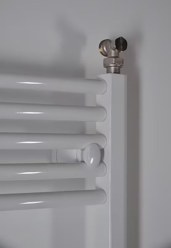 Bijeli kombinirani cijevni radijator Thermal Trend KDO 132x75 cm pro za kupaonicu ili hodnik.