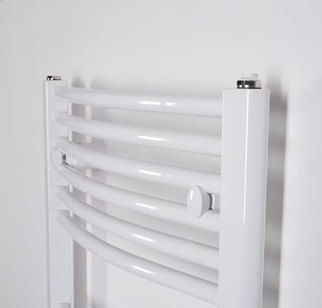Bijeli električni cijevni radijator Thermal Trend KDOE 450x1320 mm za kupaonicu.
