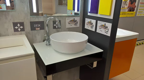 Bijeli umivaonik na ploču SIKO Triomini Slim od tanke keramike 38,5x38,5 cm bez preljeva