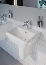 Viseći umivaonik Vitra Integra 50x43 cm s otvorom pro za slavinu u sredini u bijeloj boji.