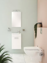 Bijela kupaonski set Vitra Mia s umivaonikom, s visećim ormarićem, ogledalom i LED rasvjetom