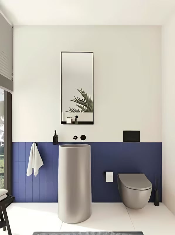 Crne mat tipka za aktiviranje Vitra Root Square pro vodokotlića vitra s mehaničkim dvokoličinskim ispiranjem.