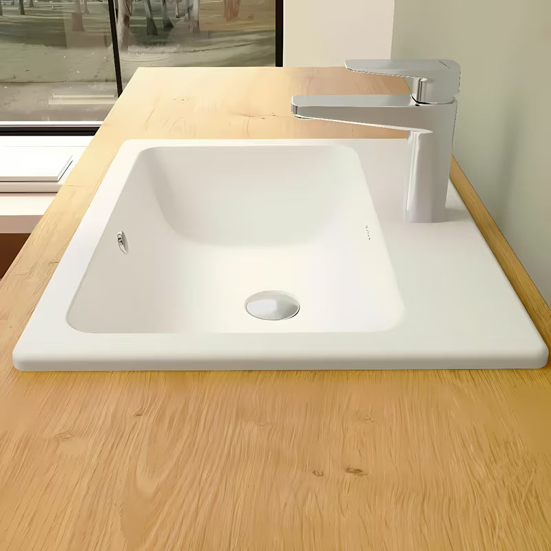 Ugradbeni umivaonik Vitra S20 55 x 45 cm od bijele keramike s preljevom i otvorom pro za slavinu u sredini