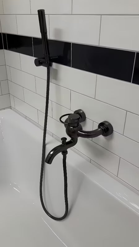 WF Industrial jednoručna baterija zidna miješalica za kadu s tuš setom u završnoj obradi uljem trljana bronca dark-metal.